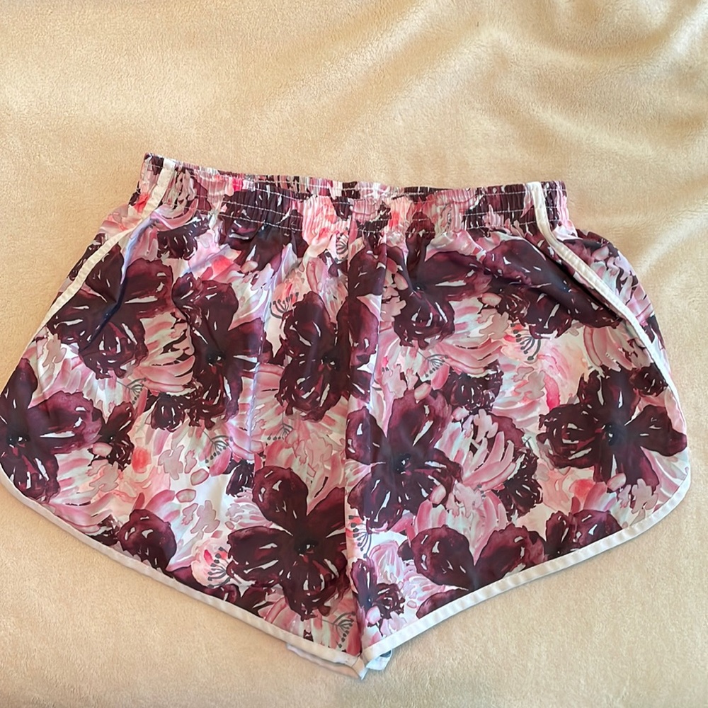 Azarhia running shorts